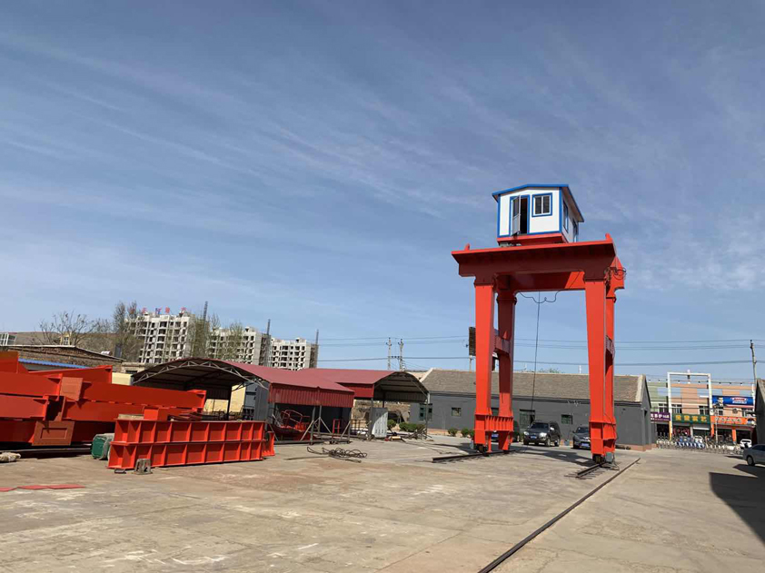 門式啟閉機